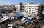 
An aerial view shows the compound of Al-Shifa Hospital in Gaza City on November 7, amid the ongoing battles between Israel and Hamas. [Bashar Taleb/AFP]        