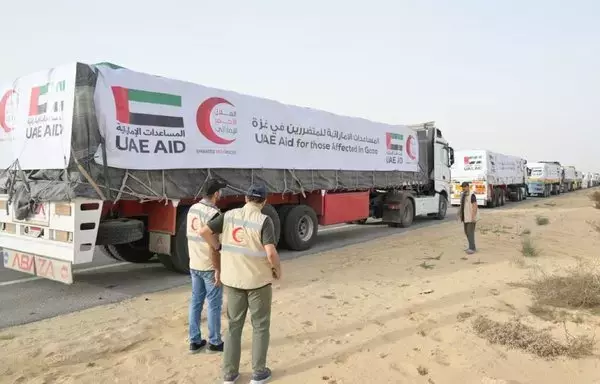 An Emirati humanitarian aid convoy set off November 19 from al-Arish, Egypt to the Rafah border crossing in preparation for its entry into Gaza. [Emirati news agency WAM]