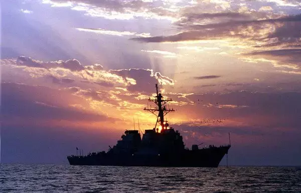 The guided missile destroyer USS Carney patrols the waters of the Gulf in this file photo from February 1998. [Felix Garza/US Navy/AFP]