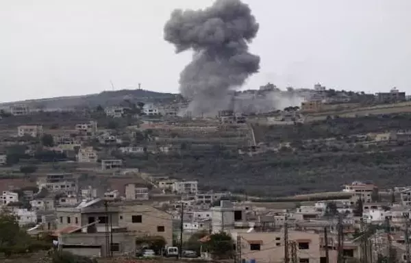 Smoke rises from the Naqoura area in southern Lebanon, where Hizbullah and Israel have been exchanging fire, after an Israeli airstrike. [Al-Fassel]