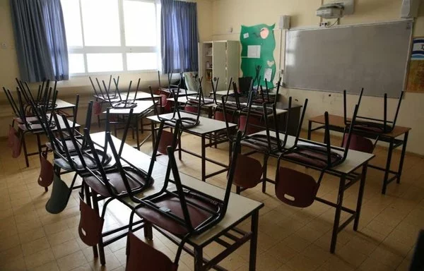 An empty classroom in a school in south Lebanon. [Ziad Hatem/Al-Fassel]