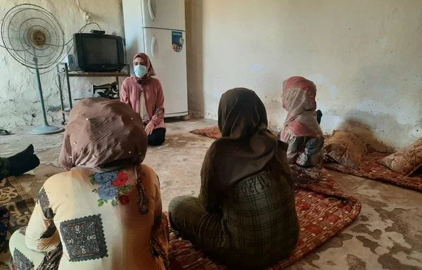 Iraqi women repatriated from Syrian camps receive counseling in preparation for a return to their original areas of residence in Iraq. [Hands of Mercy Association]