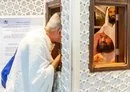 
The Saudi Ministry of Religious Affairs spreads religious awareness during the hajj season via booths like this one, photographed on June 20. [Saudi Press Agency]        