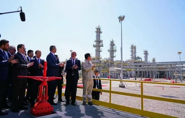 Iraqi Prime Minister Mohammed Shia al-Sudani and government officials inaugurate the gas processing project at Halfaya oil field, June 8. [Iraqi Ministry of Oil]