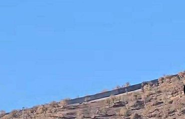 Iran violates Iraq's borders with security wall construction