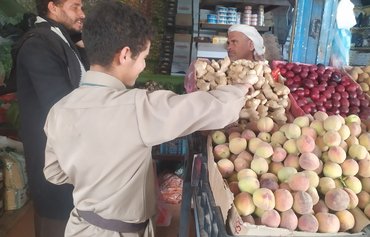 Yemeni children sacrifice education to ensure families' survival
