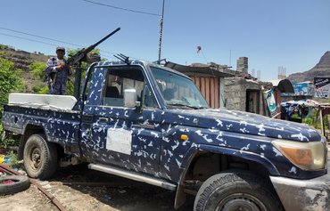 Houthis threaten civilians along Yemen’s vital transport route